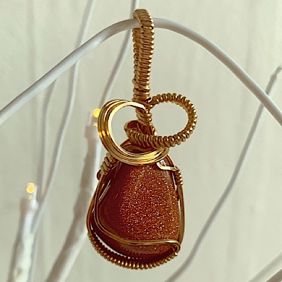 WIRE WRAPPED GOLDSTONE PENDANT - Picture 2 of 2